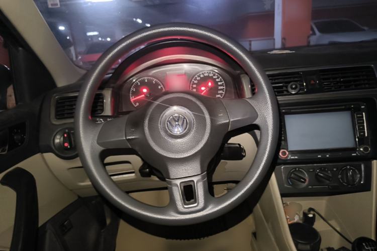 Used Volkswagen Santana 2015 1.6L Manual Comfort Edition Steering Wheel