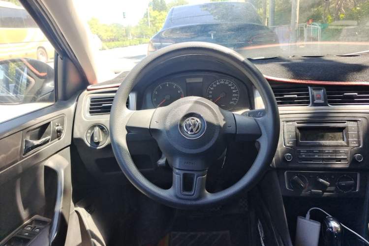 Used Volkswagen Santana 2015 1.6L Automatic Comfort Edition Steering Wheel