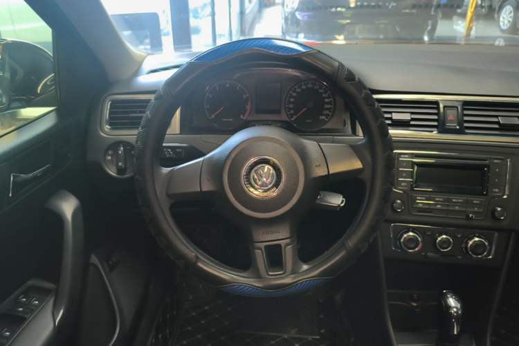 Used Volkswagen Santana 2015 1.6L Automatic Comfort Edition Steering Wheel