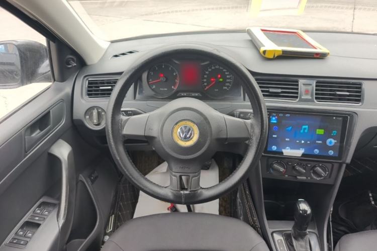 Used Volkswagen Santana 2015 1.6L Automatic Fashion Edition Steering Wheel