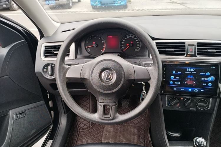 Used Volkswagen Santana 2015 1.6L Manual Comfort Edition Steering Wheel