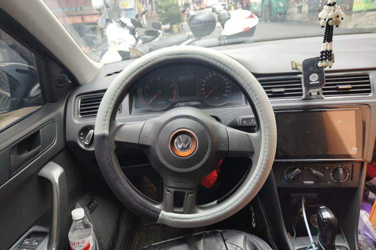 Used Volkswagen Santana 2015 1.6L Automatic Fashion Edition Steering Wheel