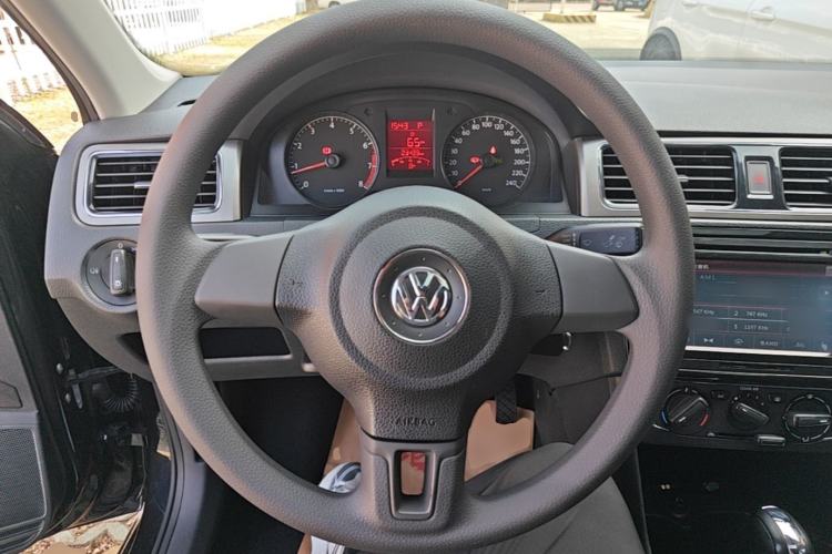 Used Volkswagen Santana 2015 1.6L Automatic Comfort Edition Steering Wheel