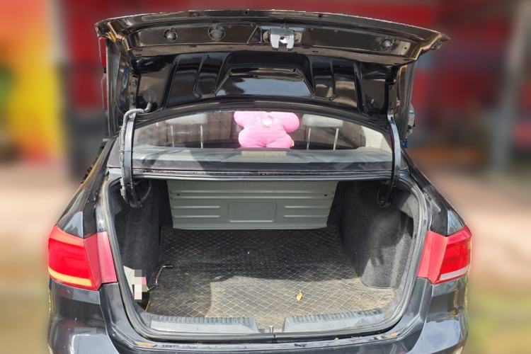 Used Volkswagen Santana 2015 1.6L Automatic Comfort Edition Trunk