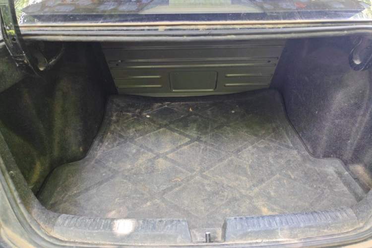 Used Volkswagen Santana 2015 1.4L Manual Fashion Edition Trunk