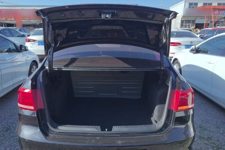 Used Volkswagen Santana 2015 1.4L Manual Fashion Edition Trunk