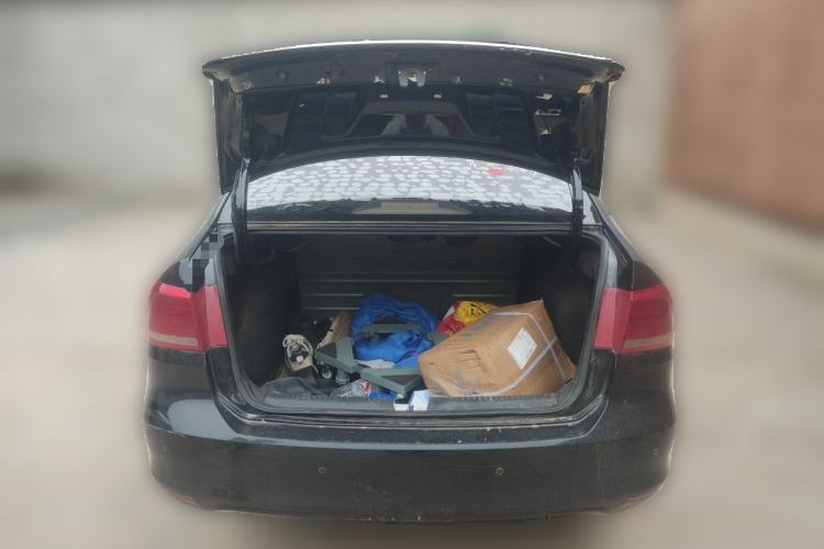 Used Volkswagen Santana 2015 1.4L Manual Fashion Edition Trunk