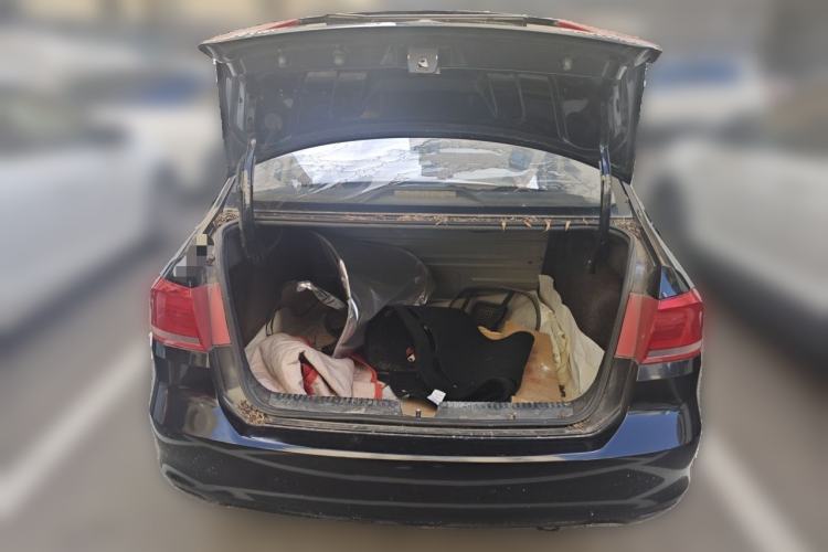 Used Volkswagen Santana 2015 1.6L Manual Fashion Edition Trunk