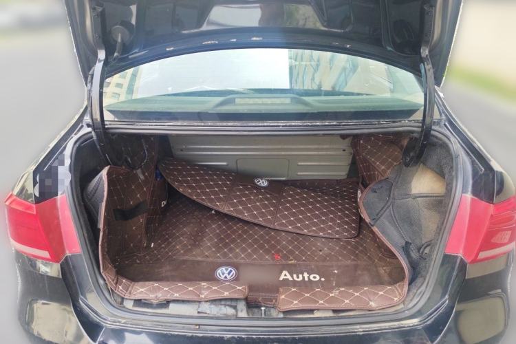 Used Volkswagen Santana 2015 1.6L Manual Comfort Edition Trunk