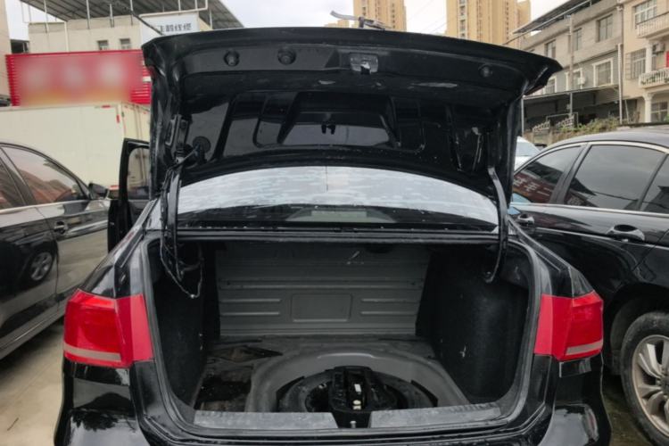 Used Volkswagen Santana 2015 1.6L Automatic Comfort Edition Trunk