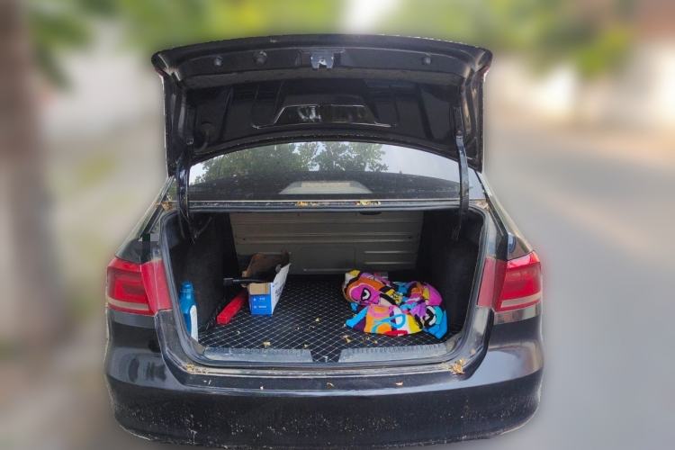Used Volkswagen Santana 2015 1.4L Manual Fashion Edition Trunk