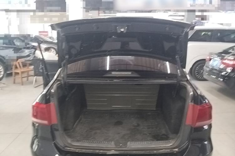 Used Volkswagen Santana 2015 1.4L Manual Fashion Edition Trunk