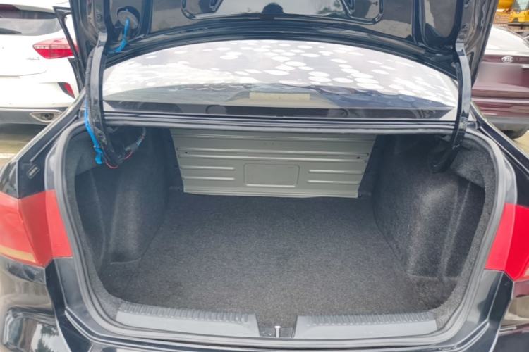 Used Volkswagen Santana 2015 1.4L Manual Fashion Edition Trunk