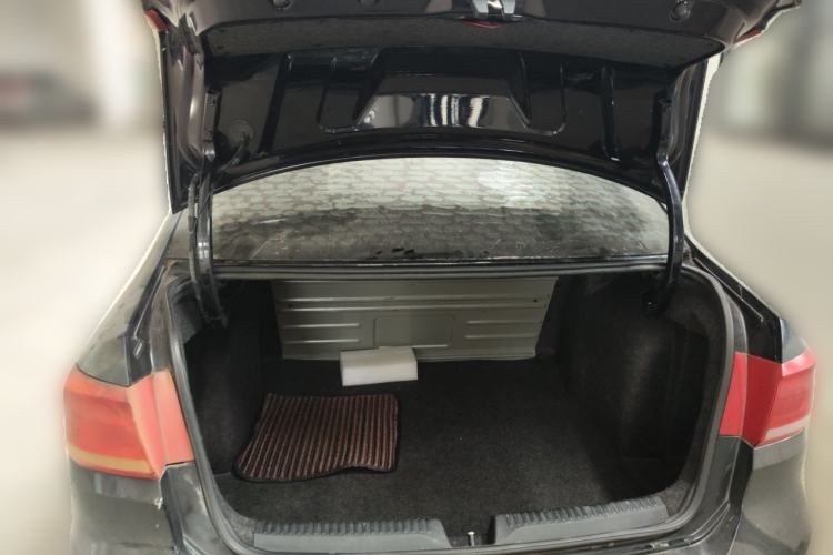 Used Volkswagen Santana 2015 1.4L Manual Fashion Edition Trunk
