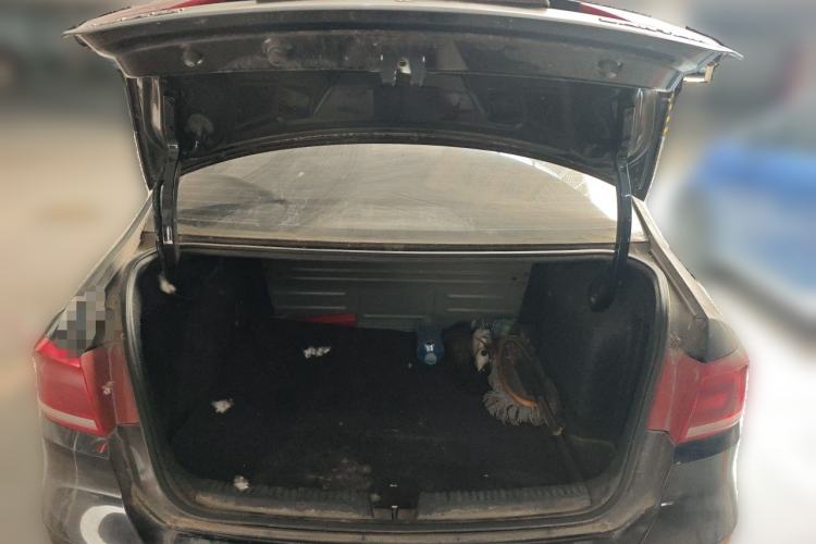 Used Volkswagen Santana 2015 1.4L Manual Fashion Edition Trunk