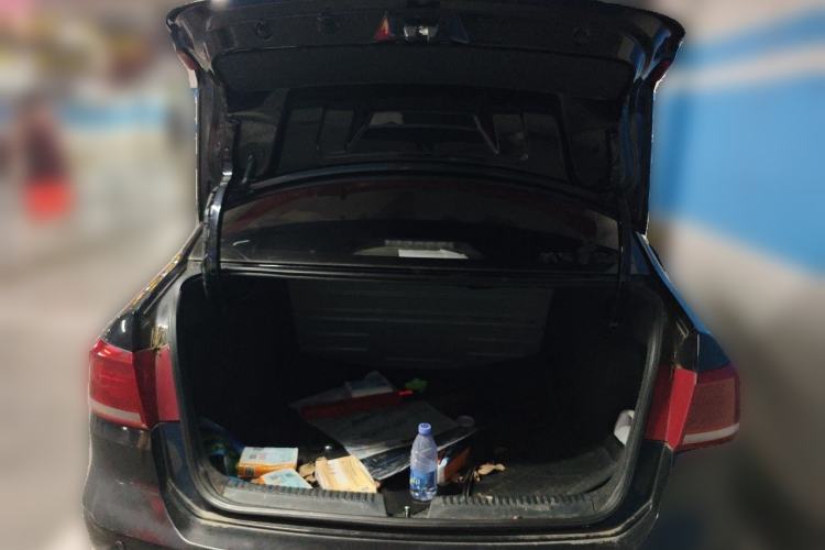 Used Volkswagen Santana 2015 1.4L Manual Fashion Edition Trunk