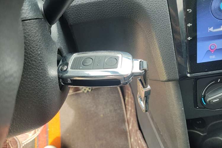Used Volkswagen Santana 2015 1.6L Manual Fashion Edition Vehicle Key