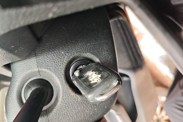 Used Volkswagen Santana 2015 1.6L Manual Comfort Edition Vehicle Key