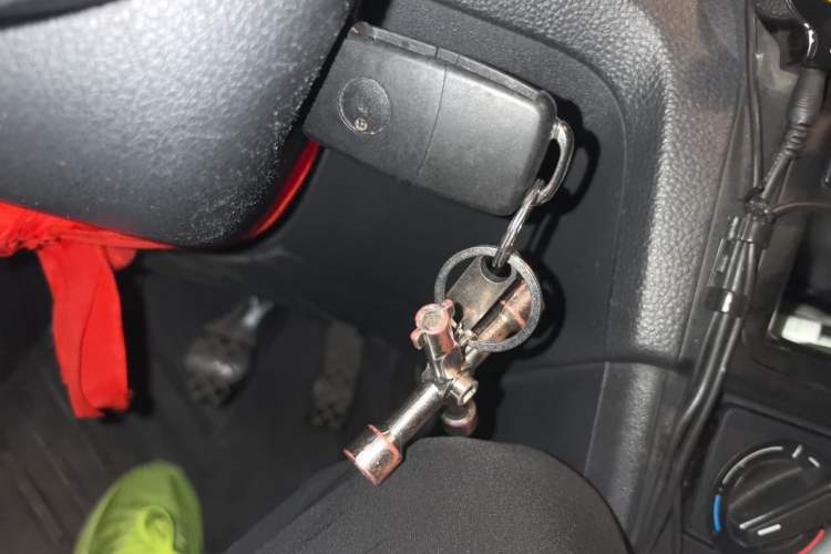 Used Volkswagen Santana 2015 1.6L Manual Fashion Edition Vehicle Key