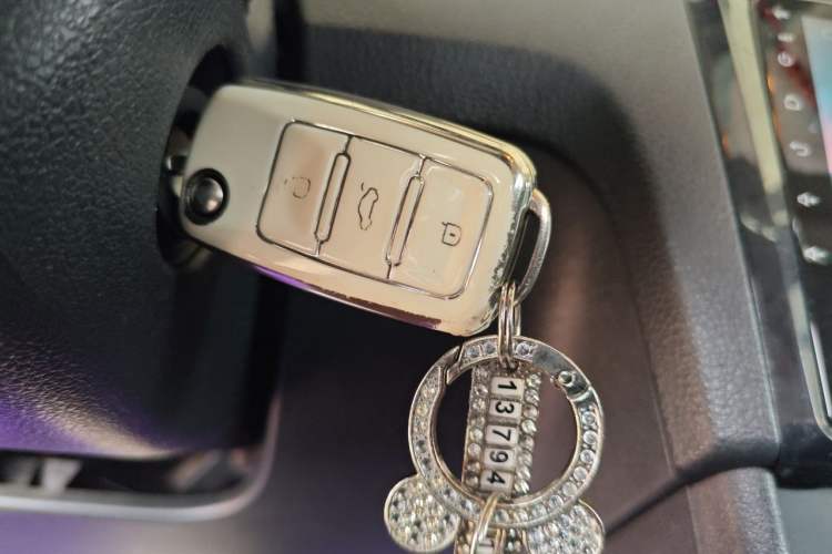 Used Volkswagen Santana 2015 1.6L Automatic Comfort Edition Vehicle Key
