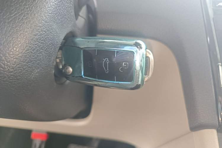Used Volkswagen Santana 2015 1.6L Automatic Comfort Edition Vehicle Key