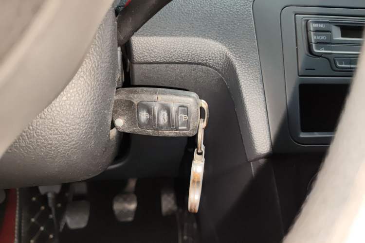 Used Volkswagen Santana 2015 1.4L Manual Fashion Edition Vehicle Key