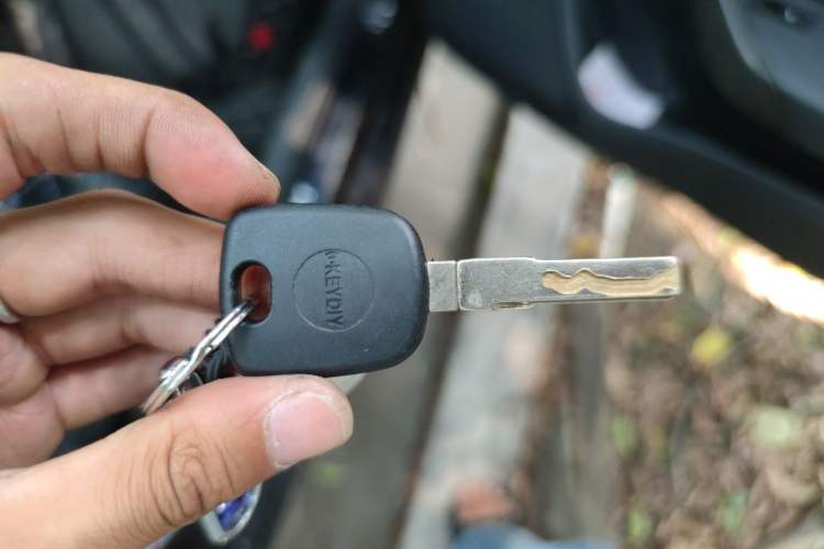 Used Volkswagen Santana 2015 1.6L Manual Fashion Edition Vehicle Key