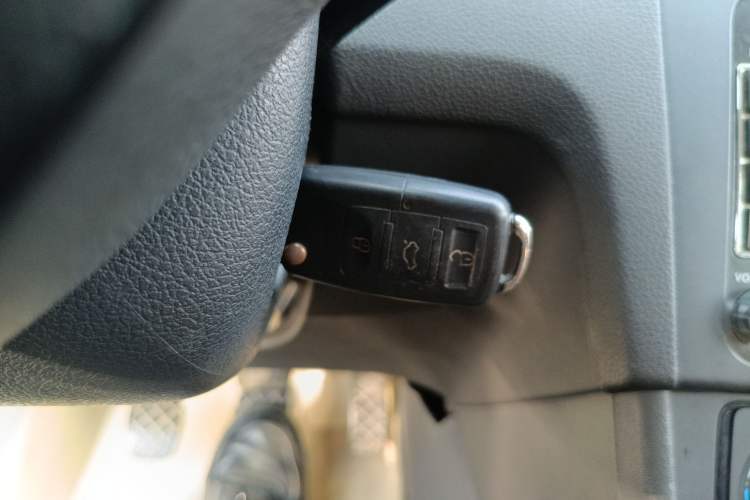 Used Volkswagen Santana 2015 1.4L Manual Fashion Edition Vehicle Key