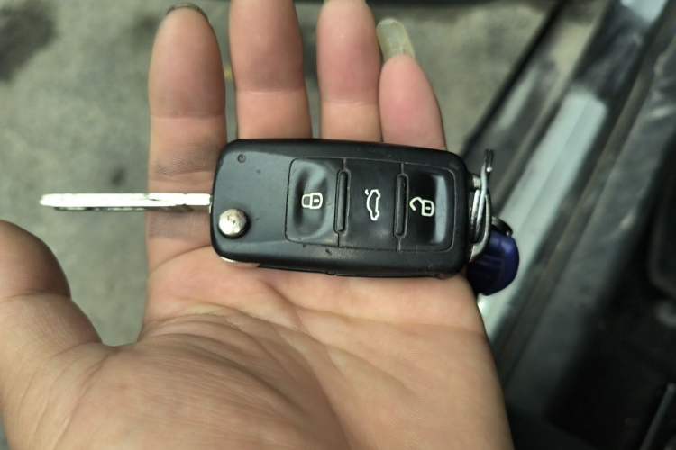 Used Volkswagen Santana 2015 1.6L Manual Comfort Edition Vehicle Key