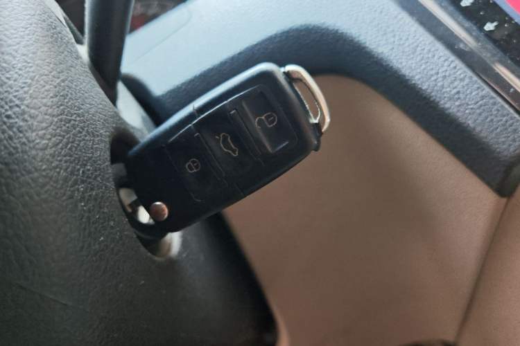 Used Volkswagen Santana 2015 1.6L Automatic Comfort Edition Vehicle Key