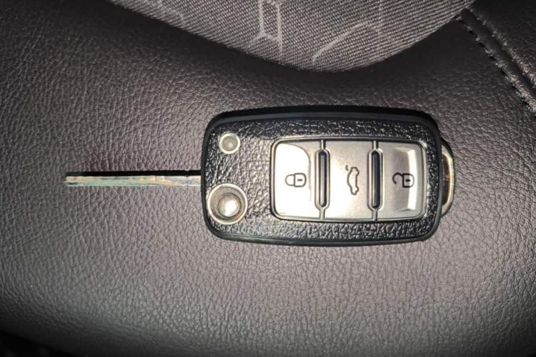 Used Volkswagen Santana 2015 1.6L Automatic Comfort Edition Vehicle Key