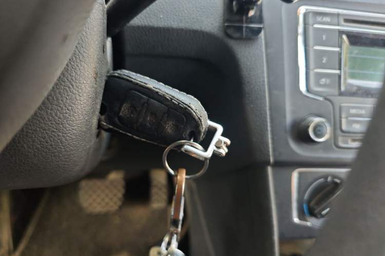 Used Volkswagen Santana 2015 1.6L Automatic Comfort Edition Vehicle Key
