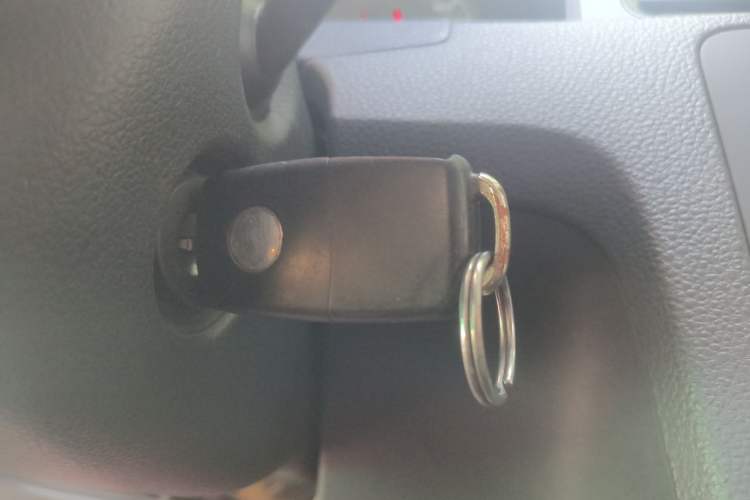 Used Volkswagen Santana 2015 1.6L Manual Fashion Edition Vehicle Key