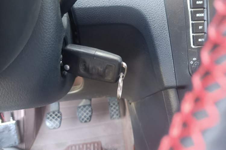 Used Volkswagen Santana 2015 1.6L Manual Fashion Edition Vehicle Key
