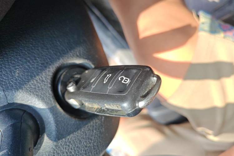 Used Volkswagen Santana 2015 1.4L Manual Comfort Edition Vehicle Key