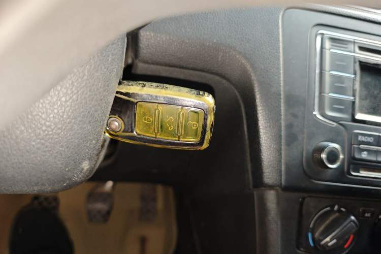 Used Volkswagen Santana 2015 1.4L Manual Fashion Edition Vehicle Key