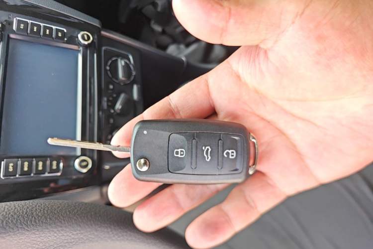 Used Volkswagen Santana 2015 1.6L Automatic Comfort Edition Vehicle Key