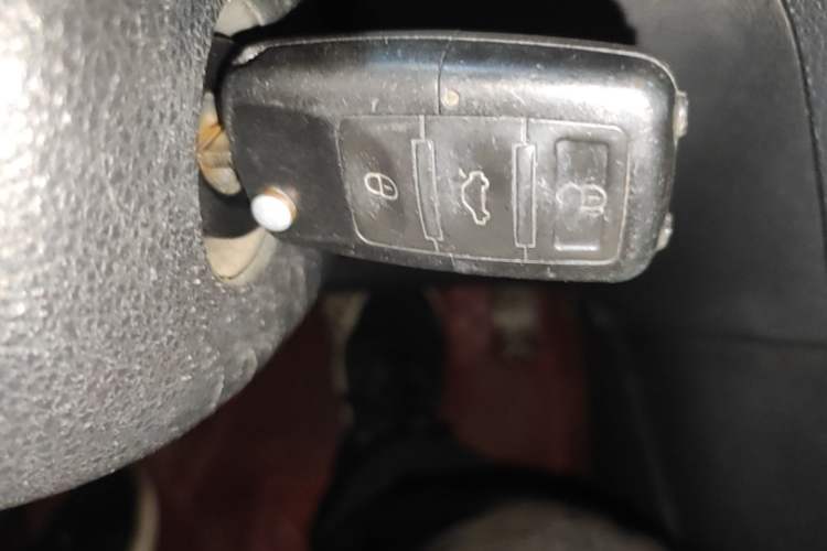 Used Volkswagen Santana 2015 1.6L Automatic Fashion Edition Vehicle Key
