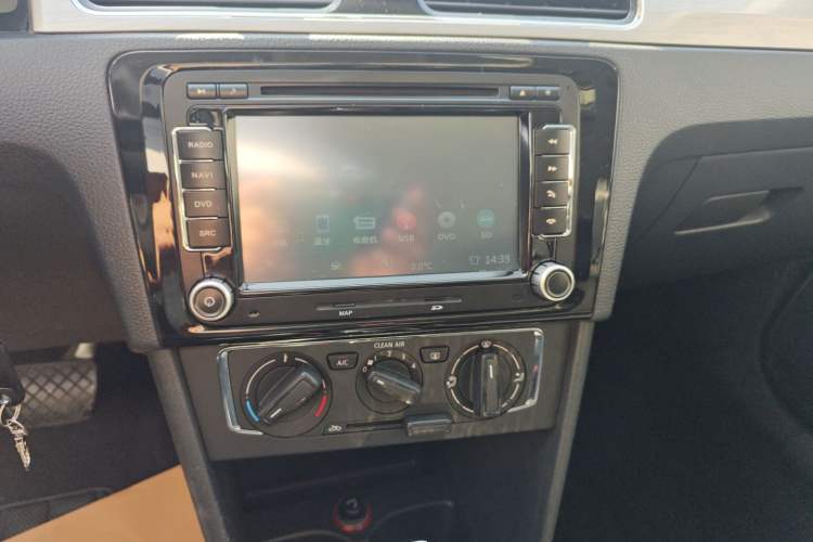 Used Volkswagen Santana 2015 Haval H6 1.6L Automatic Comfort Model Audio And AC Panel