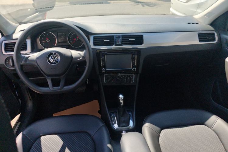Used Volkswagen Santana 2015 Haval H6 1.6L Automatic Comfort Model Center Console