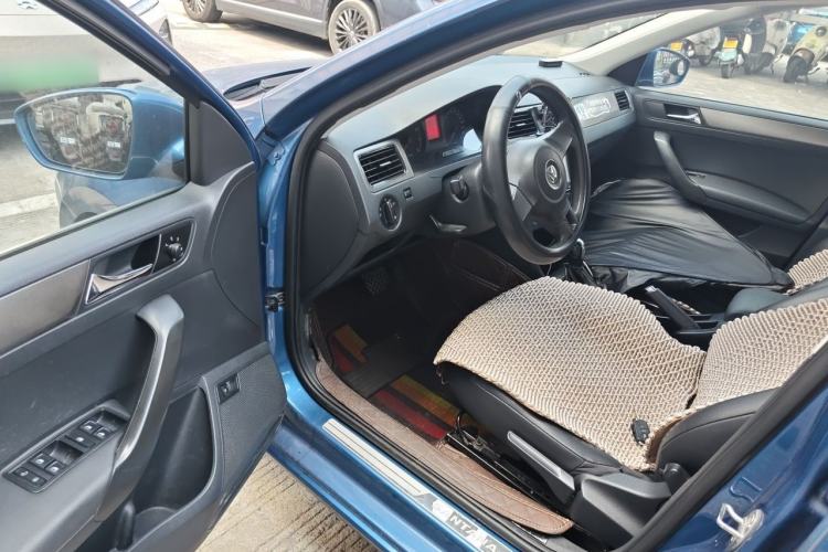 Used Volkswagen Santana 2015 1.6L Automatic Comfort Edition Driver Seat