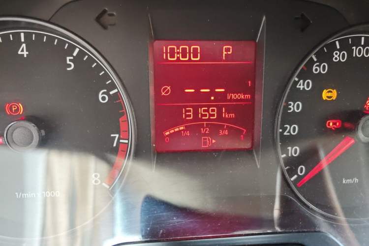 Used Volkswagen Santana 2015 1.6L Automatic Comfort Edition Odometer Close Up