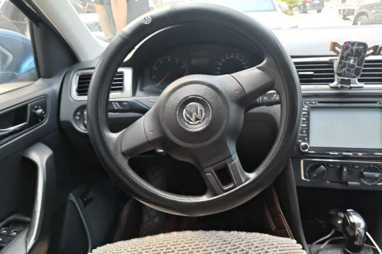 Used Volkswagen Santana 2015 1.6L Automatic Comfort Edition Steering Wheel