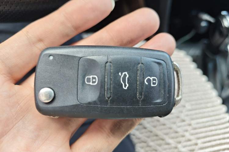 Used Volkswagen Santana 2015 1.6L Automatic Comfort Edition Vehicle Key