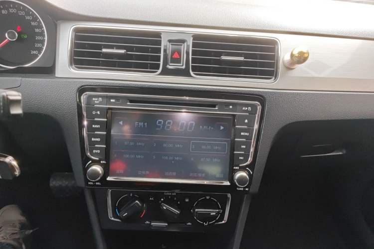 Used Volkswagen Santana 2015 Haval H6 1.6L Automatic Comfort Model Audio And AC Panel