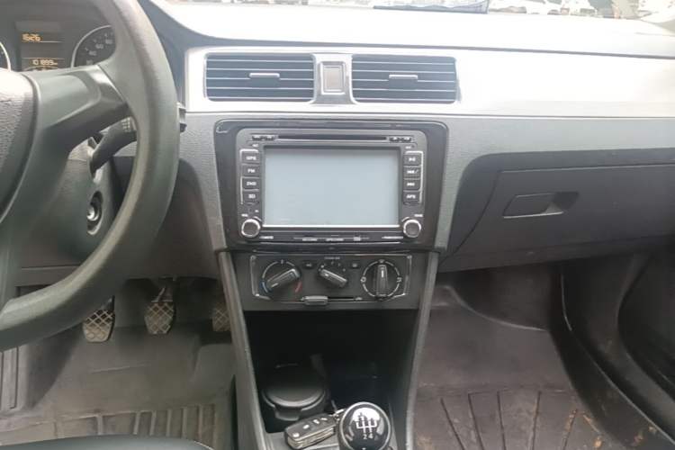 Used Volkswagen Santana 2015 Haval H9 1.6L Manual Comfort Edition Audio And AC Panel