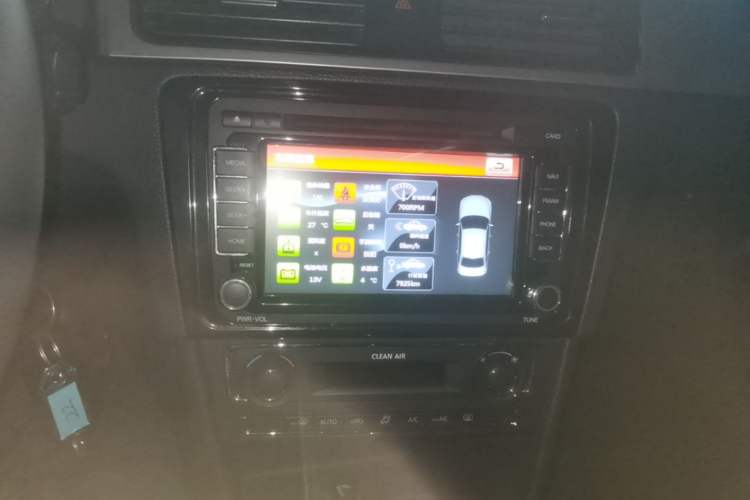 Used Volkswagen Santana 2015 HaoNa 230TSI DSG Comfort Model Audio And AC Panel