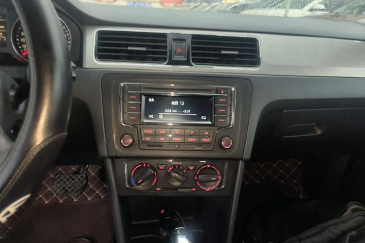 Used Volkswagen Santana 2015 Haval H6 1.6L Automatic Comfort Model Audio And AC Panel