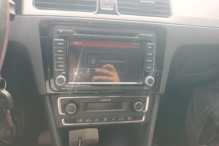 Used Volkswagen Santana 2015 HaoNa 230TSI DSG Comfort Model Audio And AC Panel