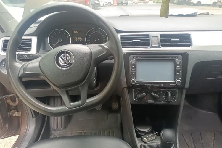 Used Volkswagen Santana 2015 Haval H9 1.6L Manual Comfort Edition Center Console